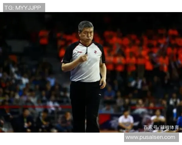 姚明挑战极限辣椒美食体验引发网友热议与健康关注